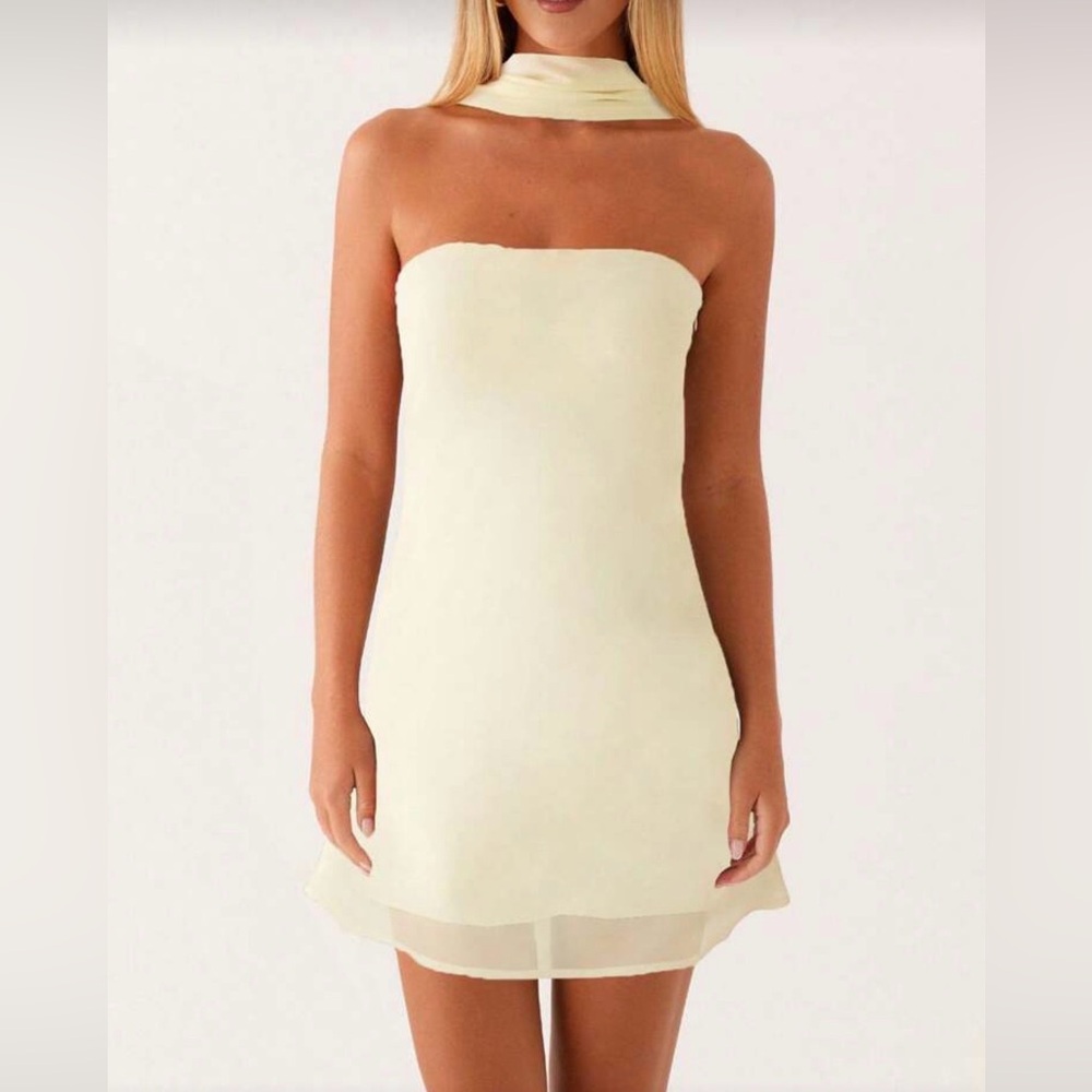 Elegant Cream Strapless Dress